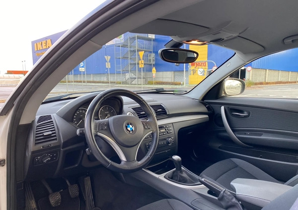 BMW Seria 1 cena 22500 przebieg: 211000, rok produkcji 2011 z Miłosław małe 301